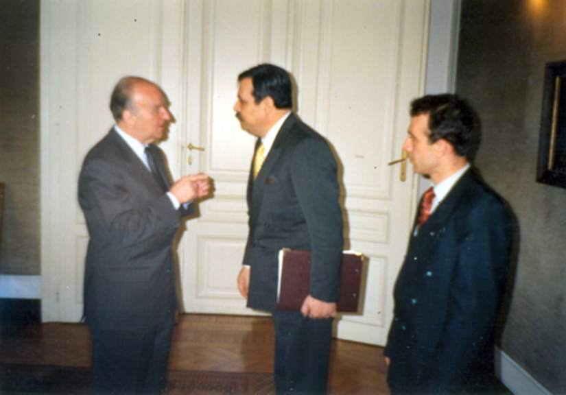 Muhammed Bozdağ Bosna ziyaretinde merhum İzzetbegoviç ile (1994)